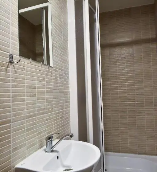 Standard room with outdoor bath, Hostel Laurita