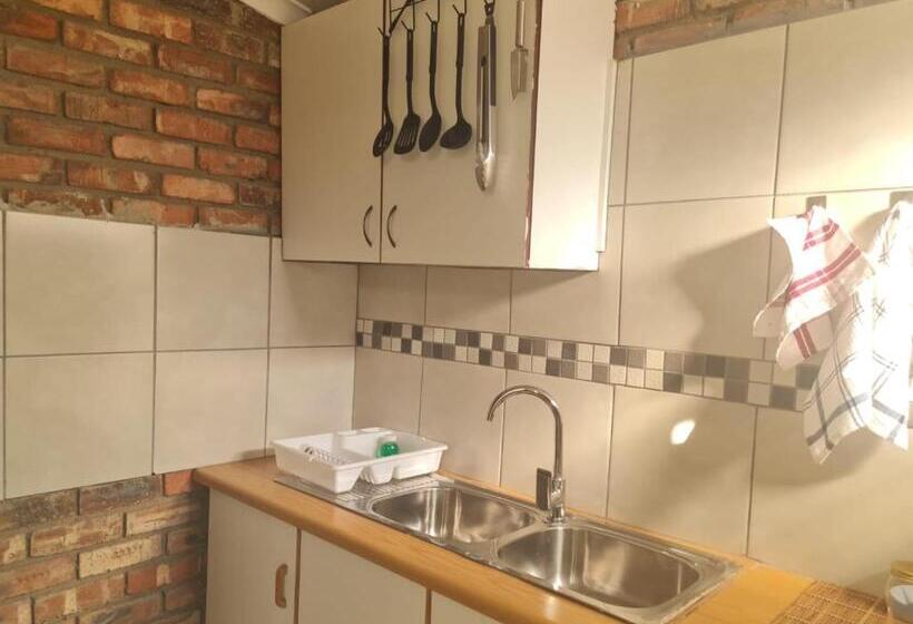 اتاق سوپریور, Home Sweet Home
