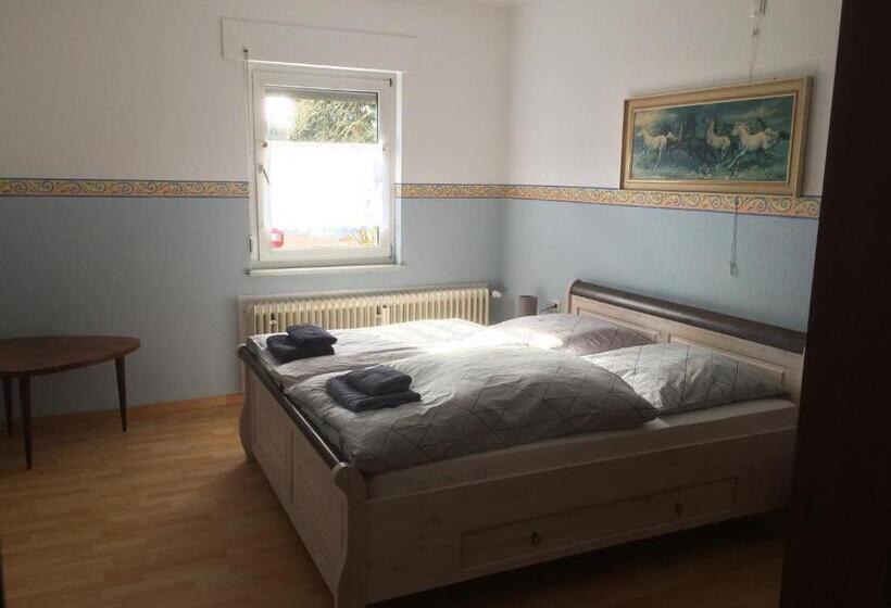 带共用浴室的标准房间, Ponnies Haus