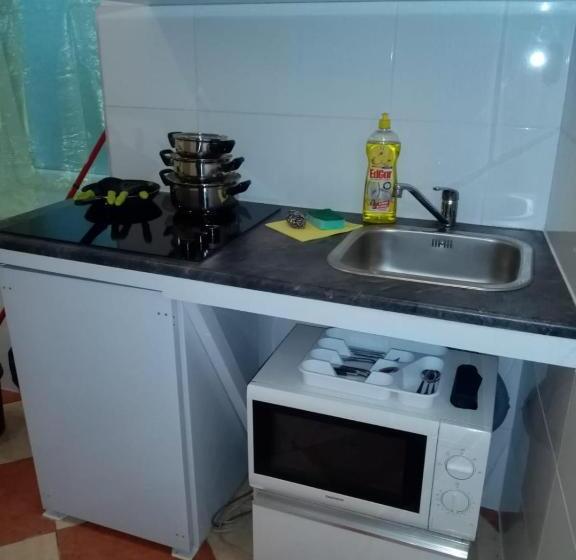 اتاق استاندارد سه نفره, Viktoria