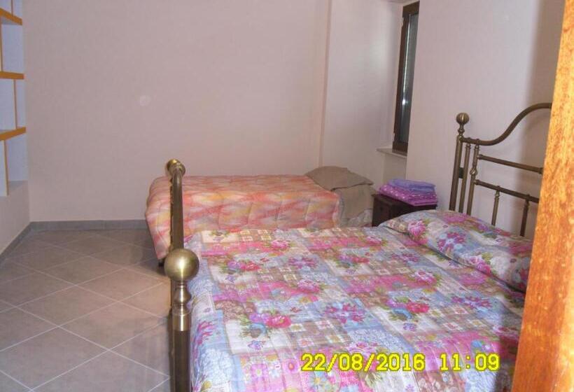 غرفة قياسية سرير كينج لذوى الإحتياجات الخاصة, Bed And Breakfast Emilia