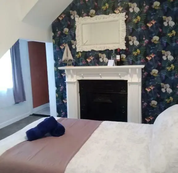اتاق استاندارد با سرویس بهداشتی مشترک, Easkey Hostel