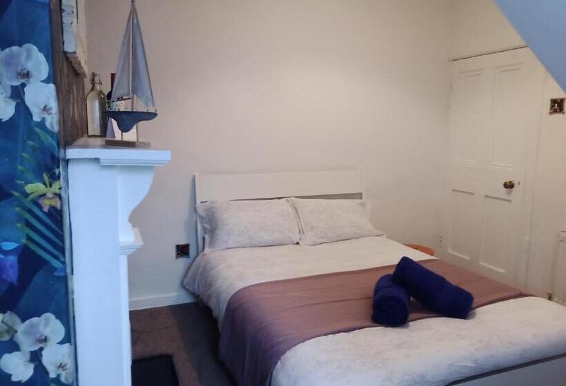 带共用浴室的标准房间, Easkey Hostel