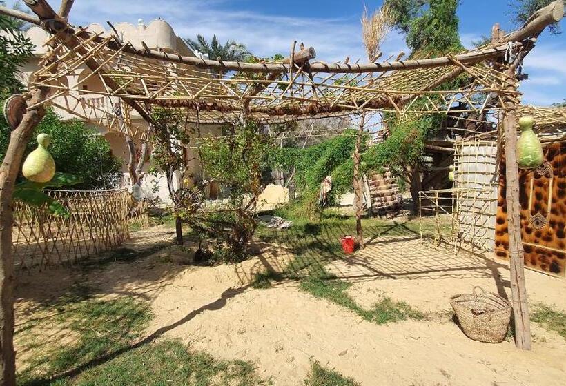 چادر با خدمات رفاهی استاندارد, Mountain Camp Ali Khaled