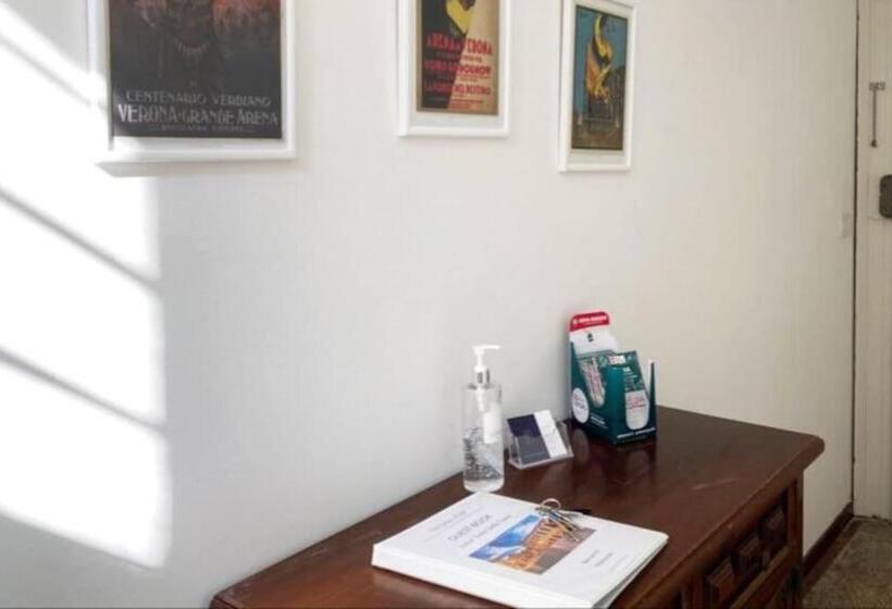 スタンダードルーム, Palazzo Della Torre Room