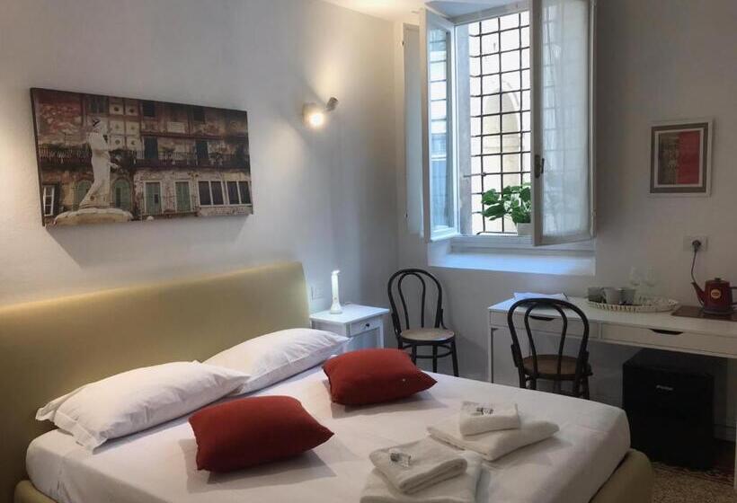 スタンダードルーム, Palazzo Della Torre Room