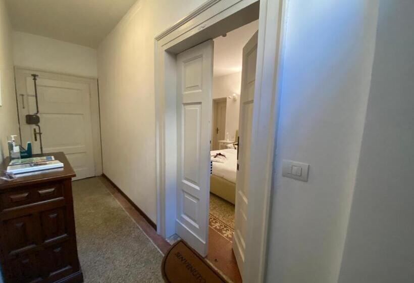 スタンダードルーム, Palazzo Della Torre Room