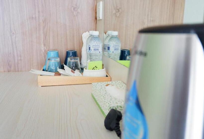 Deluxe Zimmer, Flypod