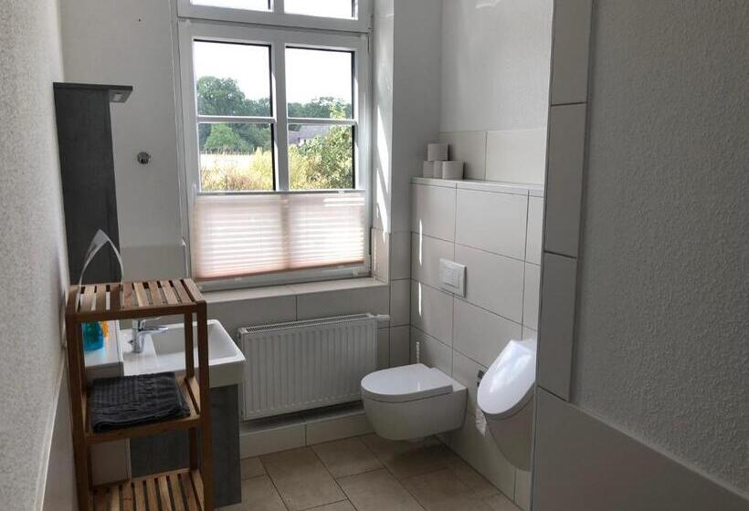 标准单人间, Hof Jüttmann