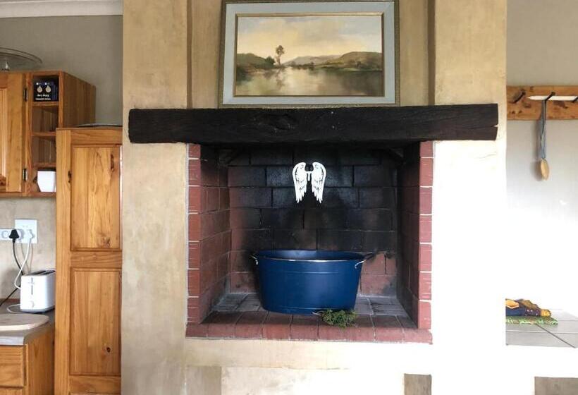 غرفة عائلية, Yellow House Prince Albert