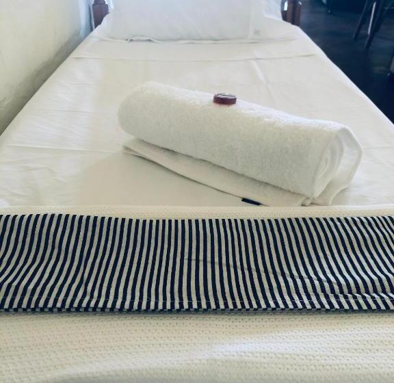 جناح, Yellow House Prince Albert