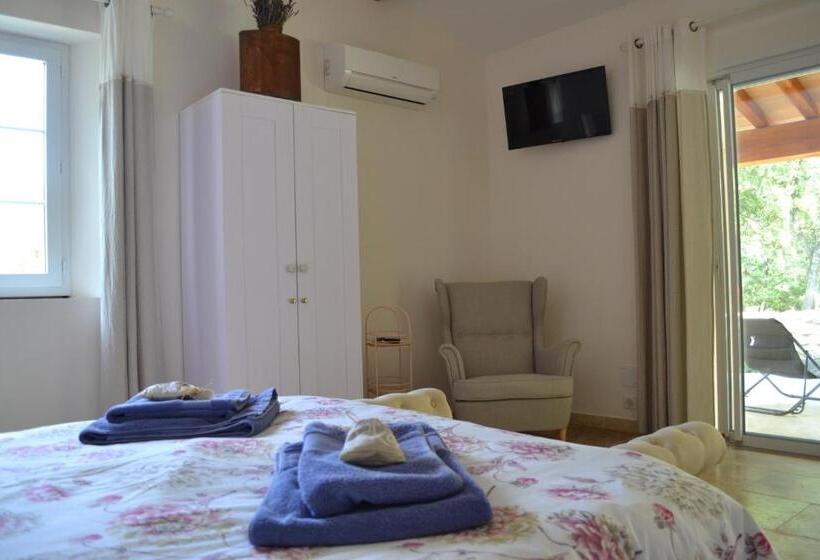 غرفة قياسية مطلّة علي الحديقة, La Romagnolette