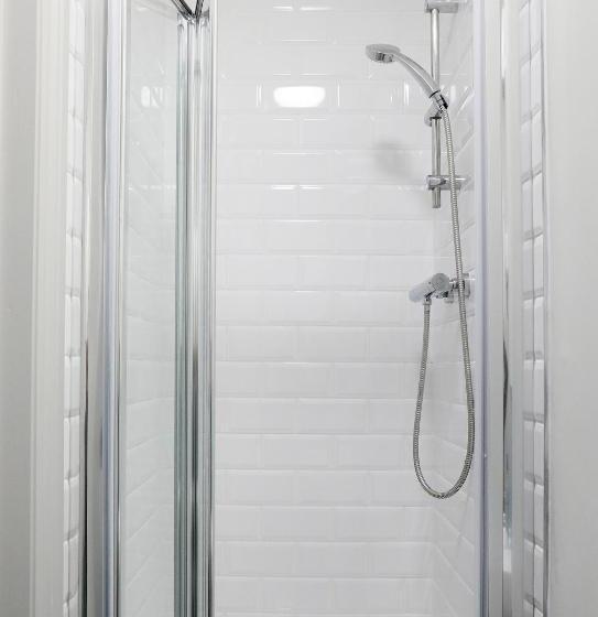 デラックスルーム, Contractor Friendly From  Tobs Norwich