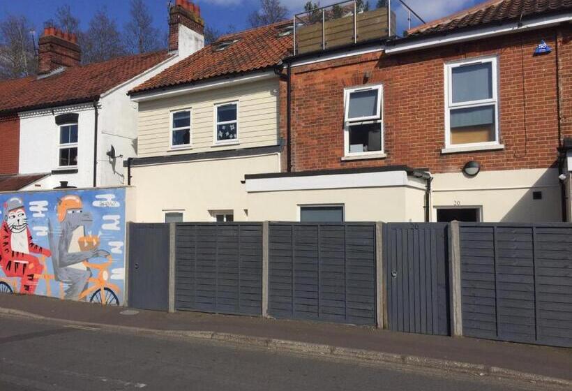 １ベッドルームハウス, Contractor Friendly From  Tobs Norwich