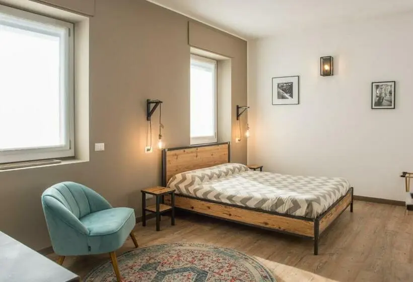 اتاق لوکس, Officina Rooms
