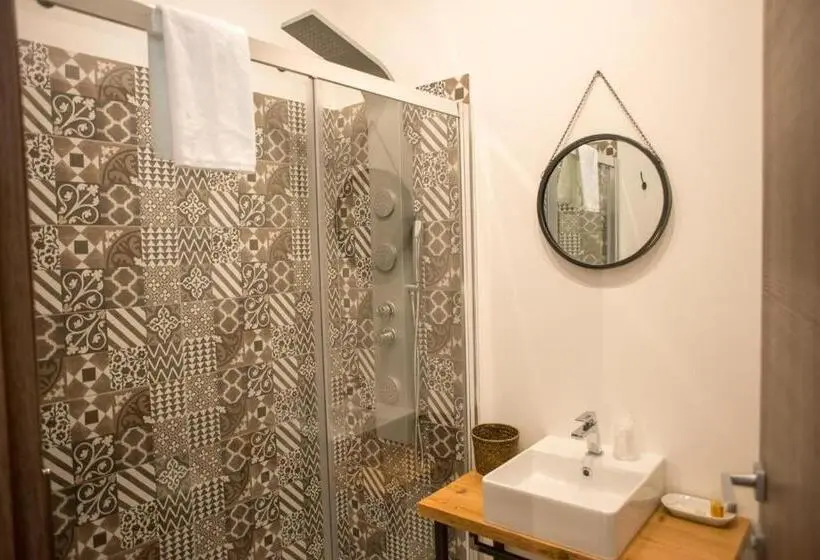 اتاق سوپریور چهار تخته, Officina Rooms