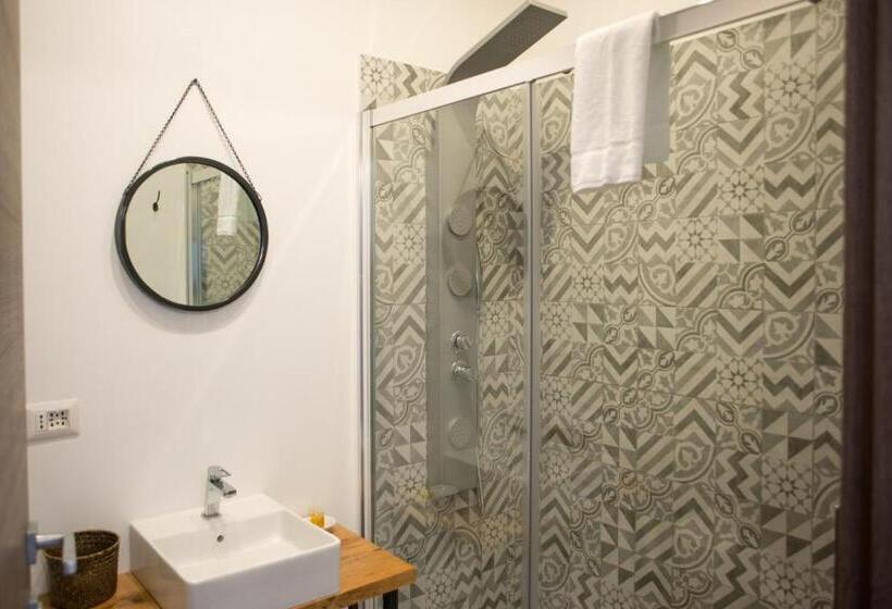 اتاق سوپریور چهار تخته, Officina Rooms