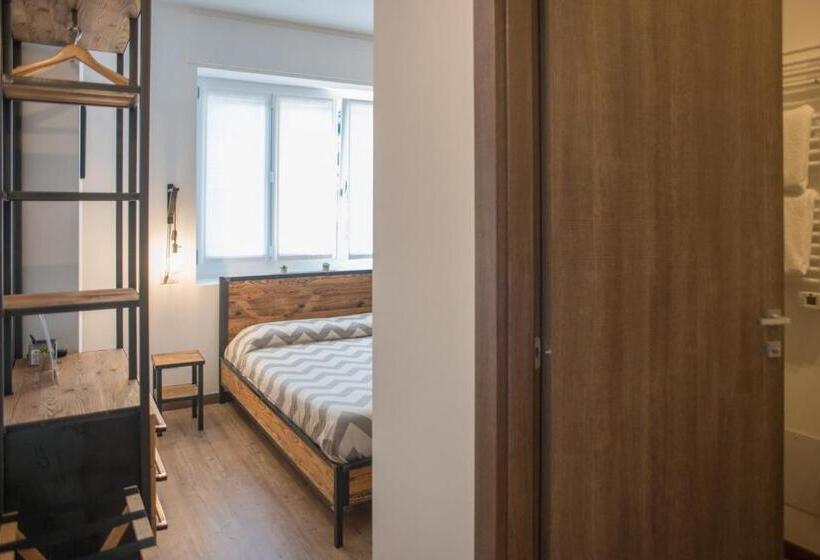 اتاق سوپریور چهار تخته, Officina Rooms