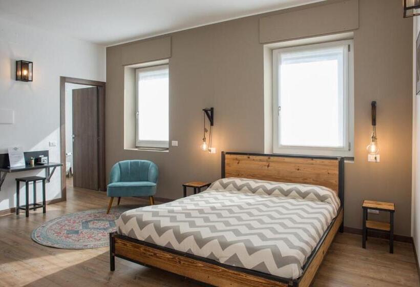 اتاق لوکس, Officina Rooms