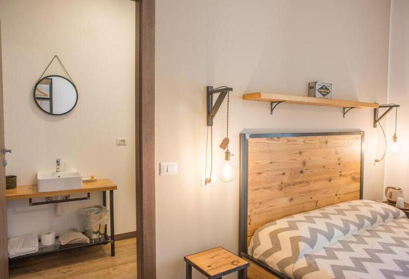 اتاق استاندارد با بالکن, Officina Rooms