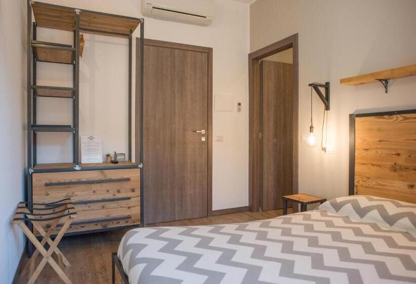 اتاق استاندارد با بالکن, Officina Rooms