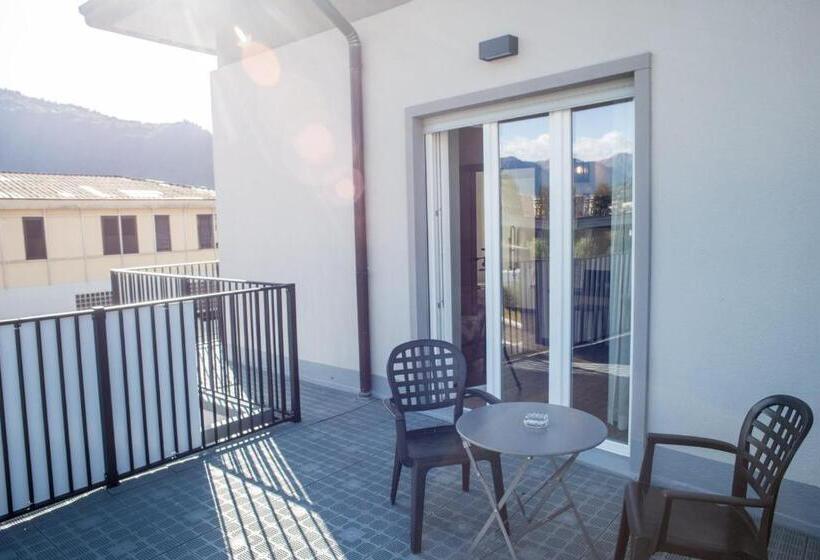 اتاق استاندارد با تخت بزرگ برای معلولان, Officina Rooms