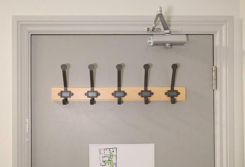 デラックスルーム, Contractor Friendly From  Tobs Norwich