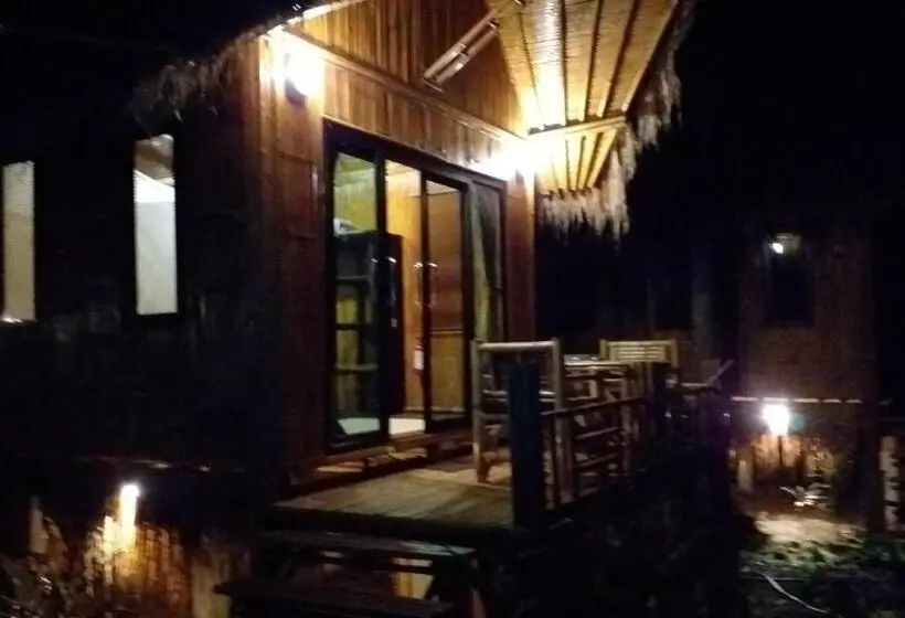 オーシャンビューデラックスルームバルコニー付き, Seacroft Bamboo Village