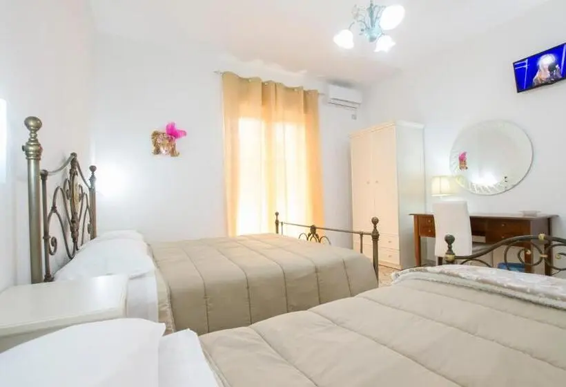 Standard Kolmen Hengen Huone, Le Maschere B&b