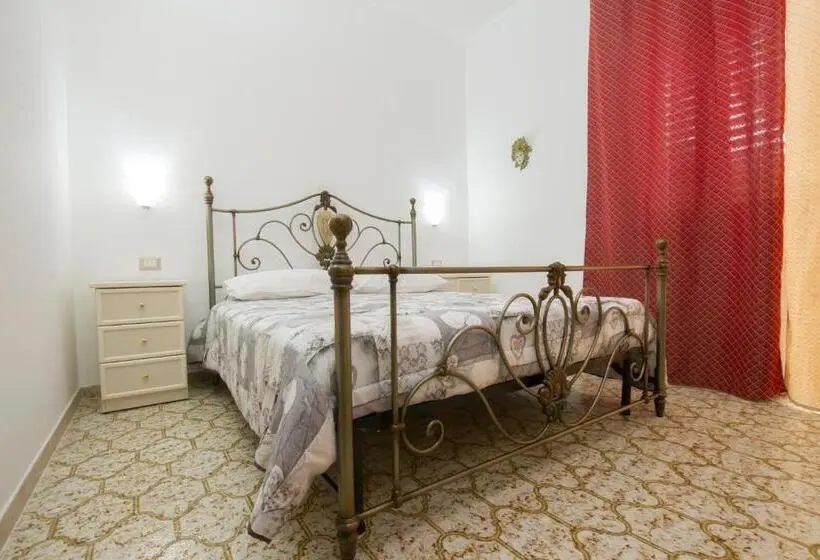 Standard Kolmen Hengen Huone Parveke, Le Maschere B&b