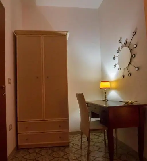 Standard Kolmen Hengen Huone Parveke, Le Maschere B&b