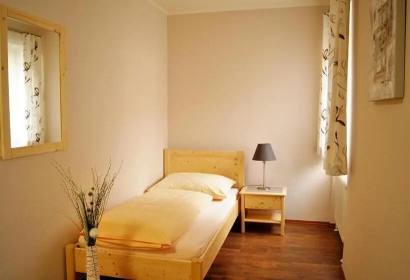 Habitación Estándar Individual, Leo