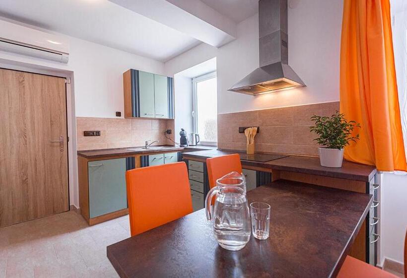 Люкс 2 Спальни, Penzion Rita