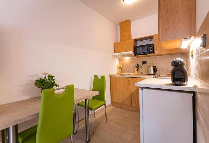 Трехместный Номер Deluxe, Penzion Rita