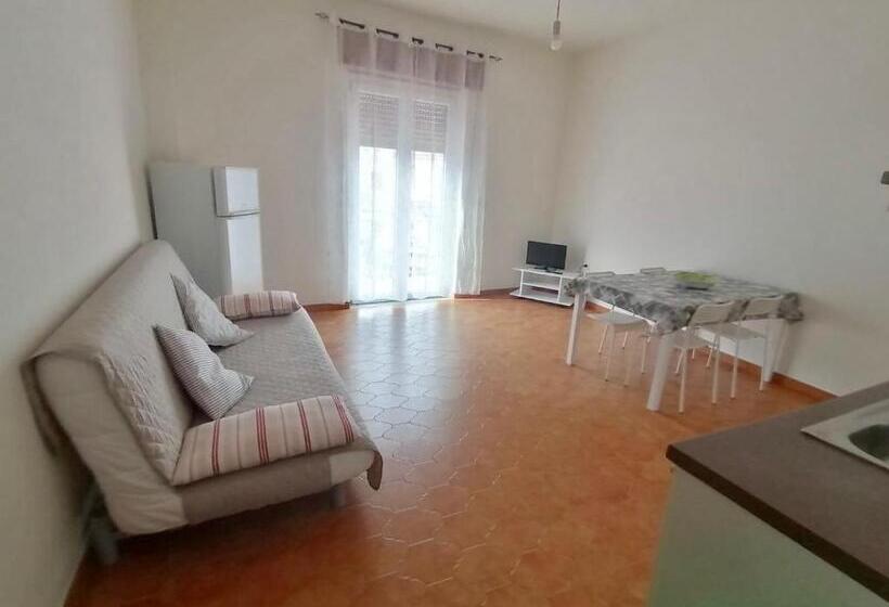 Апартаменты 3 Спальни, White Beach Le Castella