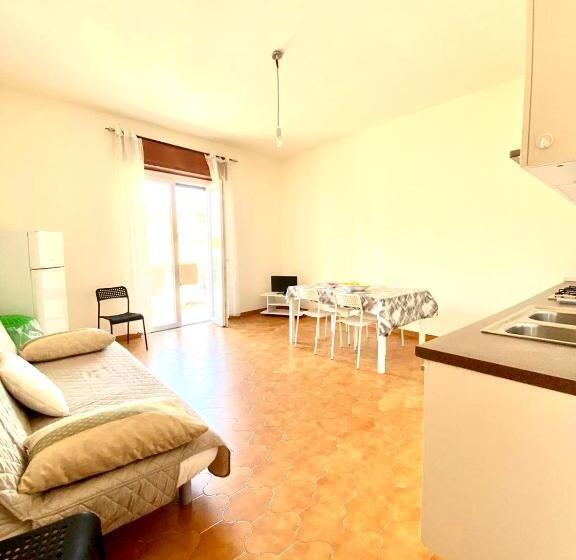 Апартаменты 3 Спальни, White Beach Le Castella