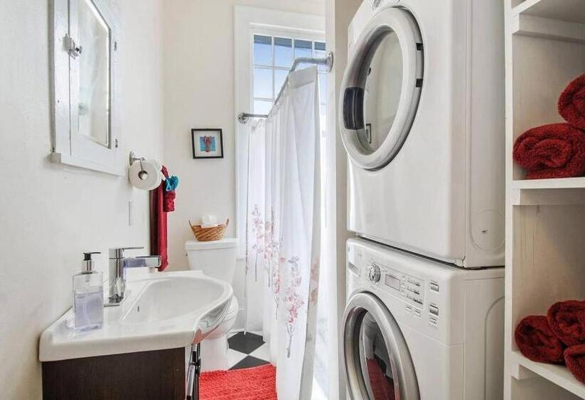 آپارتمان 1 خوابه با بالکن, Freret Apartments Near Streetcar & Tulane