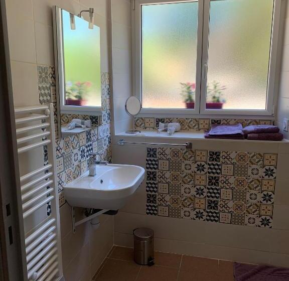 شقة غرفة نوم واحدة بالطابق الأرضى, Kerrouz