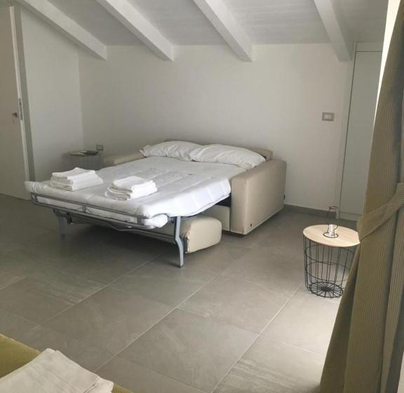 四人标准间, Villa Donatella