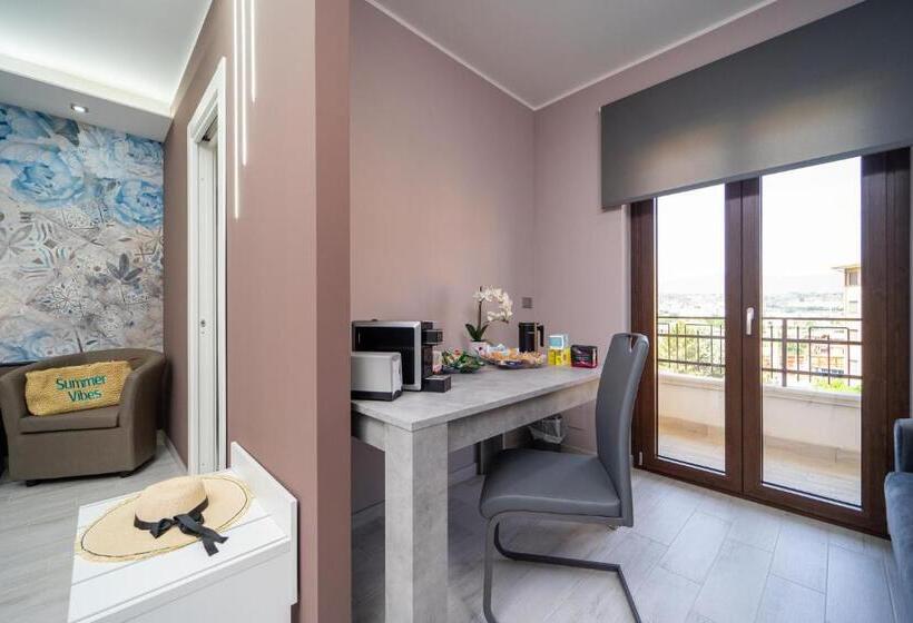 小型套房带阳台, B&b Golden House & Spa