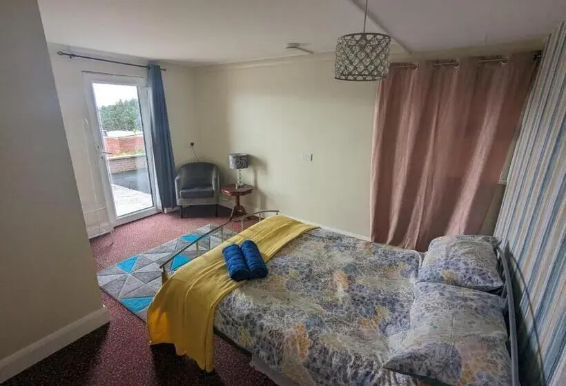 اتاق استاندارد, Antrim Heights Bnb