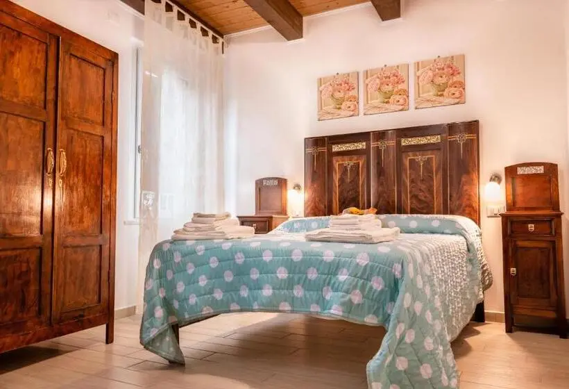 اتاق لوکس, La Casa Di Santino