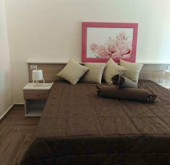 キングサイズベッドのスタンダードルーム, Villa Niscima