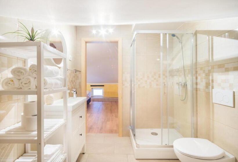 اتاق استاندارد چهار تخته, Kobarid Rooms