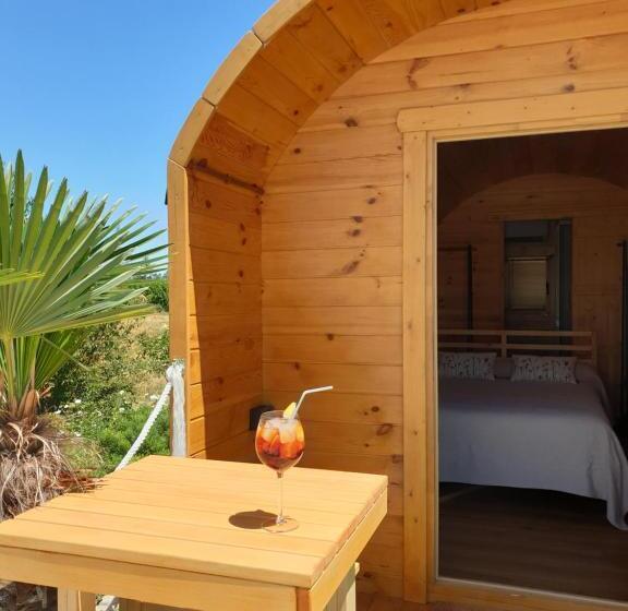 بنجلو قياسى مطلّ علي الحديقة, La Dolce Vita