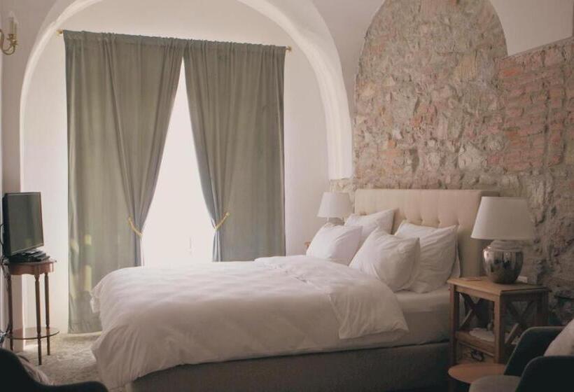 キングサイズベッドのデラックスルーム, May House Rodinný Historický Dom