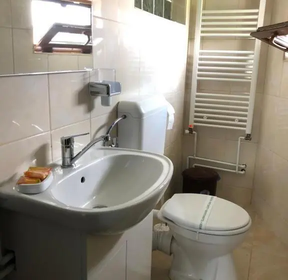 Deluxe-huone, Pensiunea Calea Targovetilor