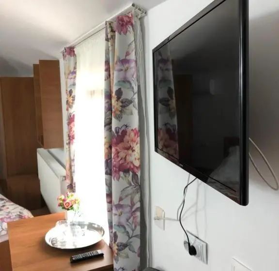 Deluxe-huone, Pensiunea Calea Targovetilor