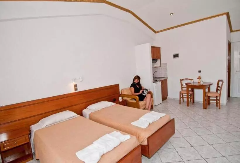 آپارتمان خانوادگی, Angelina Hotel & Apartments