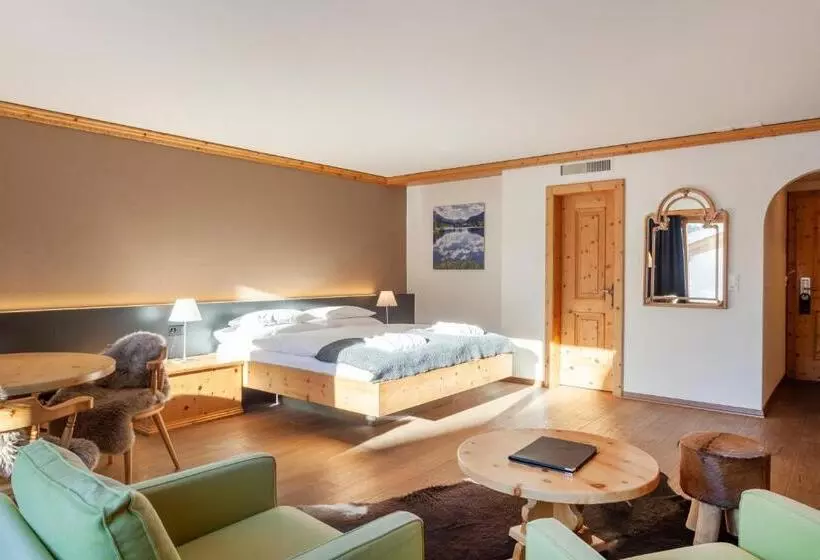 سوییت جونیور, Boutique Hotel Cervus